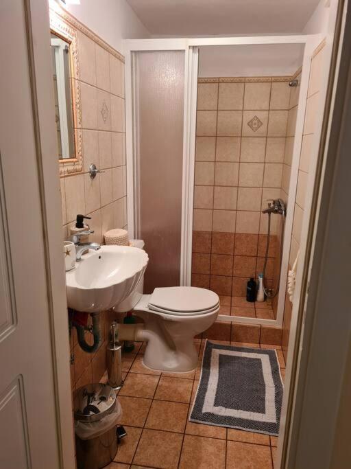 Guesthouse Petrothalassa Порто Хели Екстериор снимка