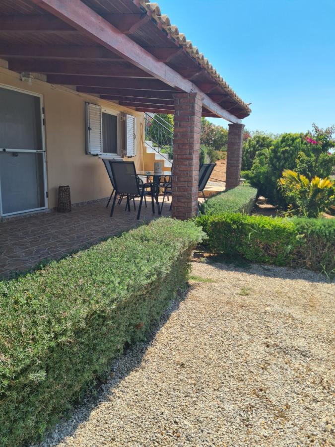 Guesthouse Petrothalassa Порто Хели Екстериор снимка